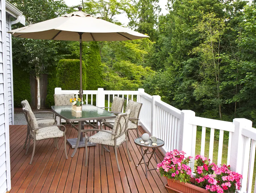 outdoor deck contractor