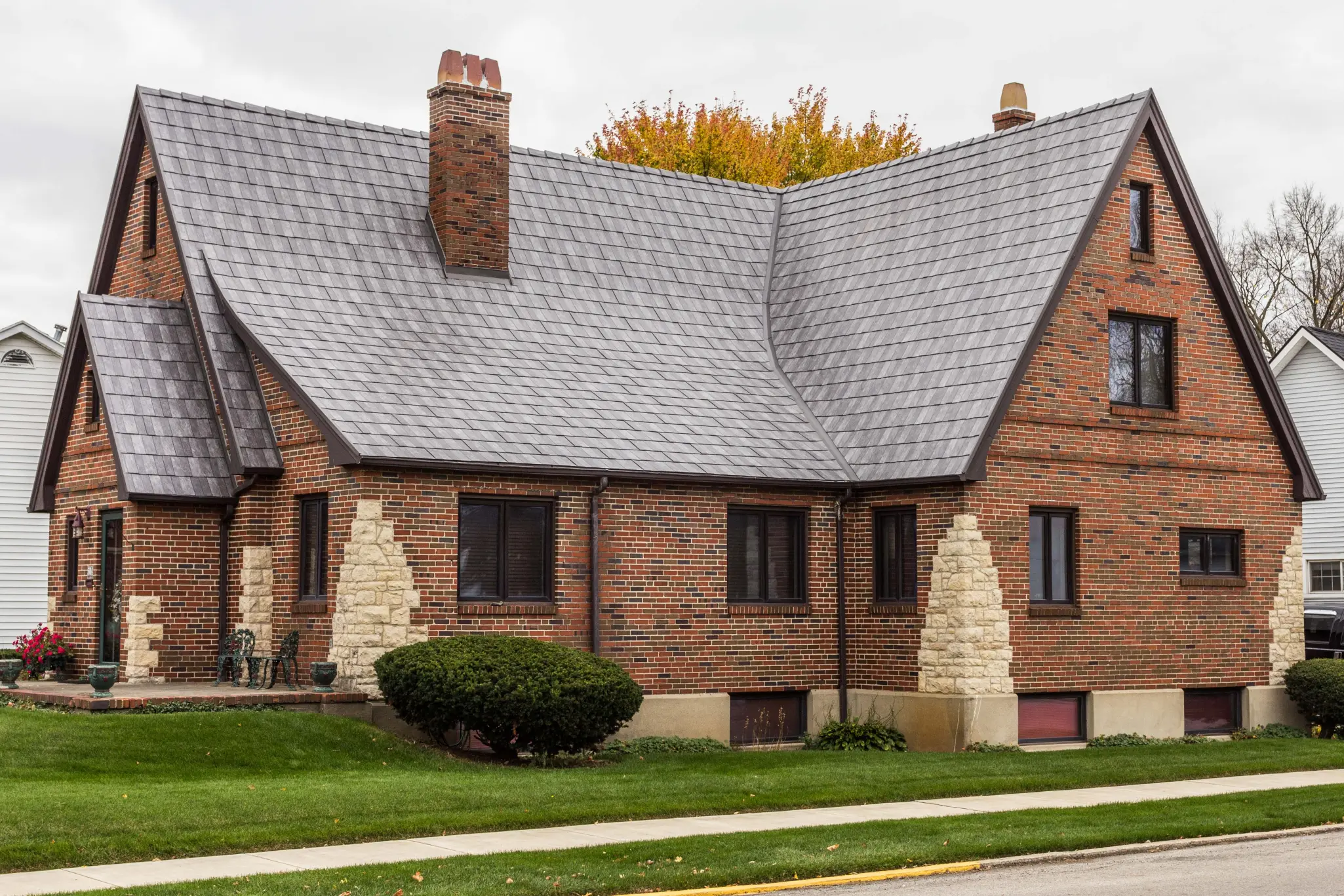 Slate Rock Centura - Troy 1 A new roof installed in Charlottesville, Virginia