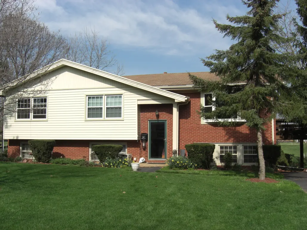 Windows-3 Front-door view of a Harrisonburg, Virginia house.