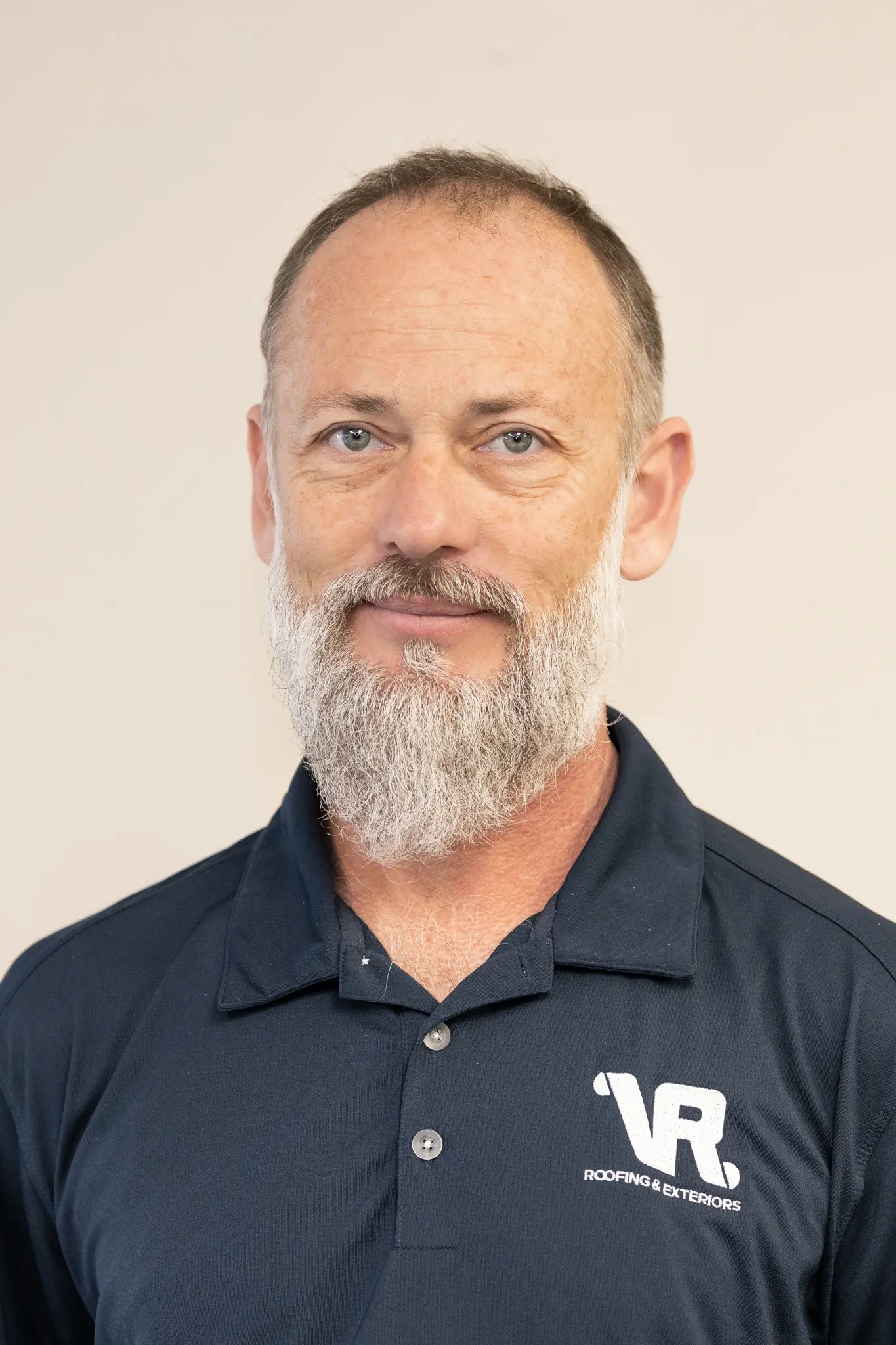 VRE-ShawnHumes-01 Headshot of Shawn Humes, Project Manager at Valley Roofing & Exteriors.