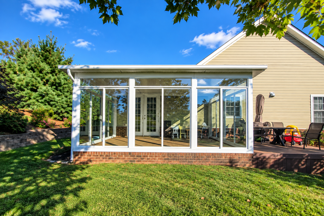 2564d889-3803-4452-81e6-5d264885ff32 3-season sunroom