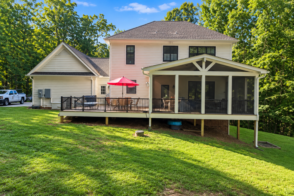 51e037ca-5ab7-4aa1-a032-a9d3bc769e1b porch