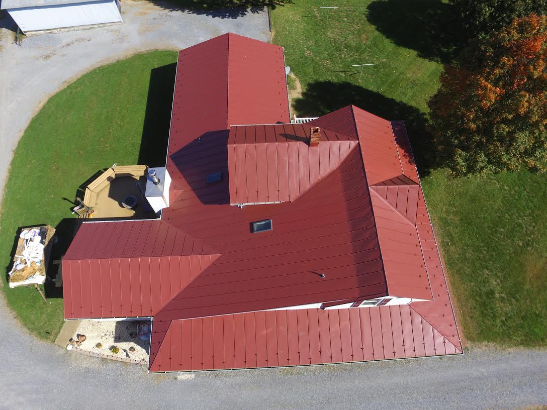 metal roof installed by a roofing contractor