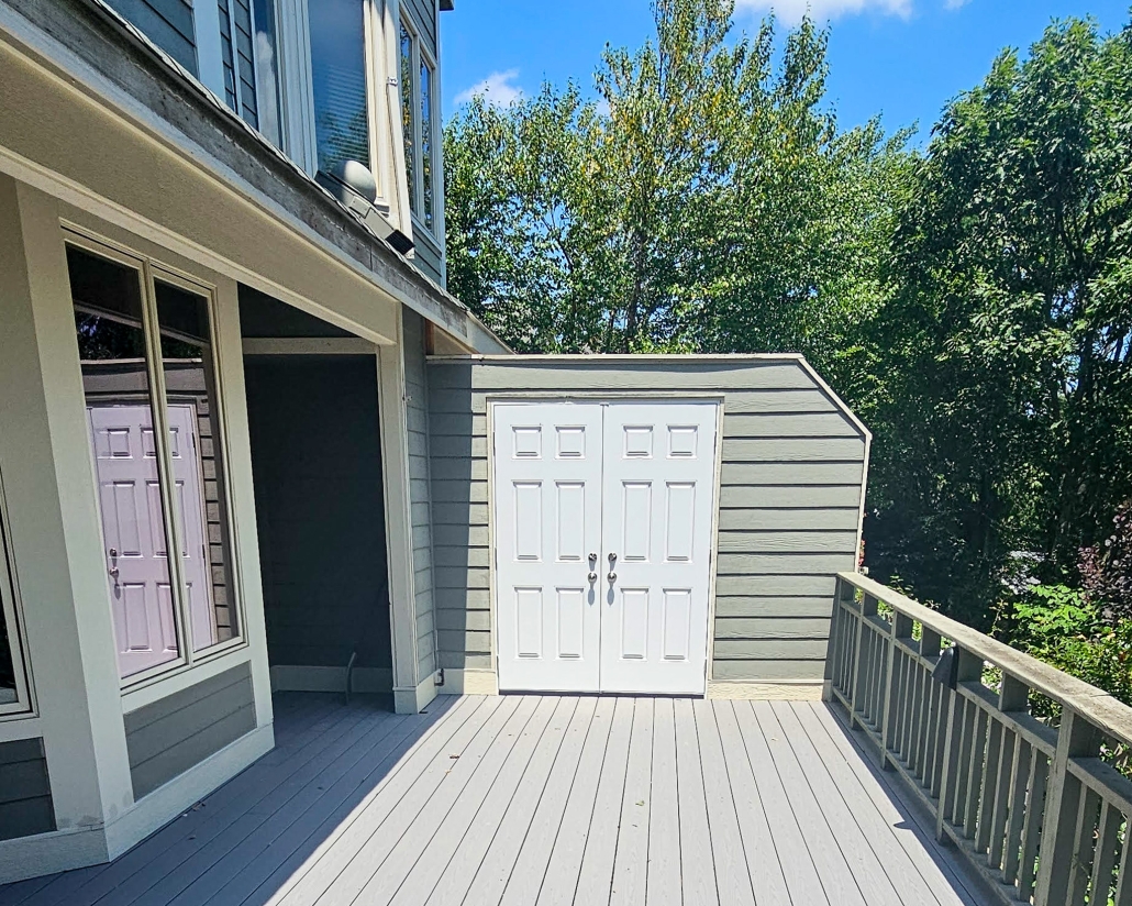 Details of a composite deck in Wintergreen, VA.